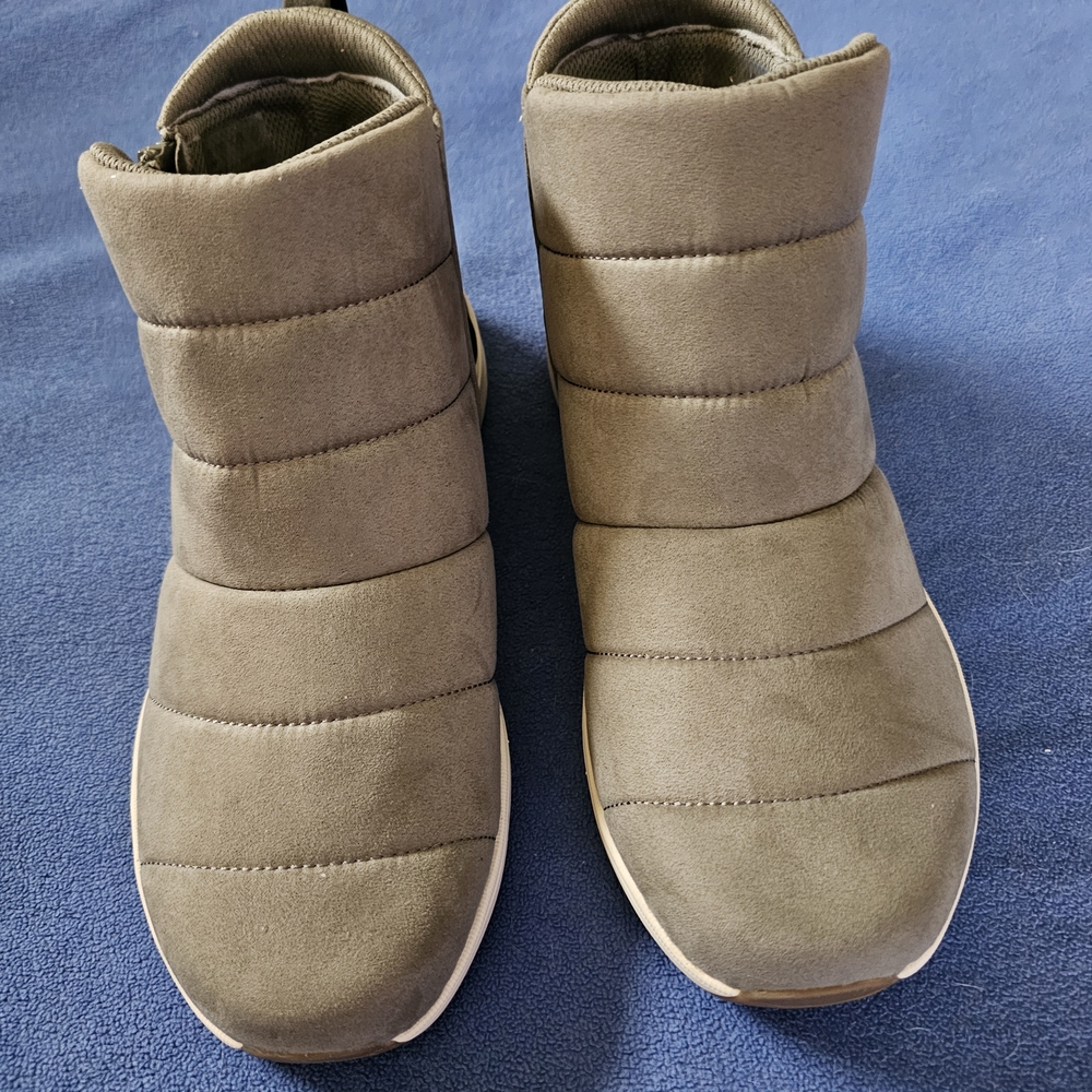New Women's Ryka Olive Ankle Boots 10